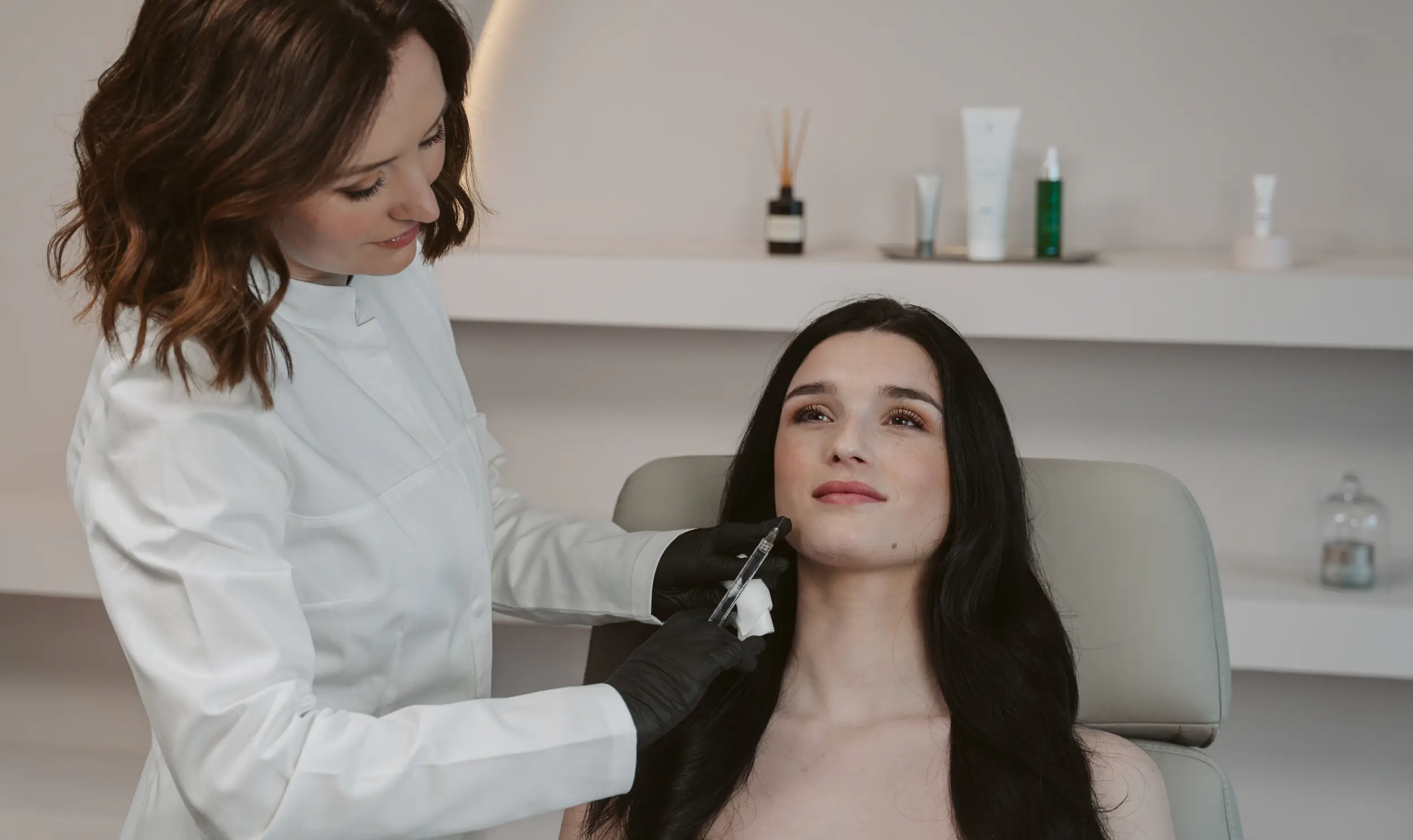 Kinnbehandlung Restylane Shape